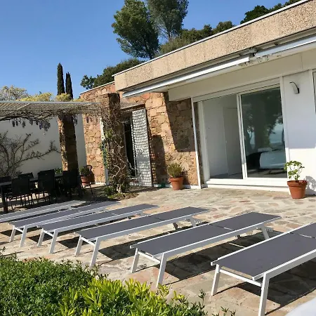 Hébergement de vacances Magnifique Maison Bord De Mer Saint-Raphaël