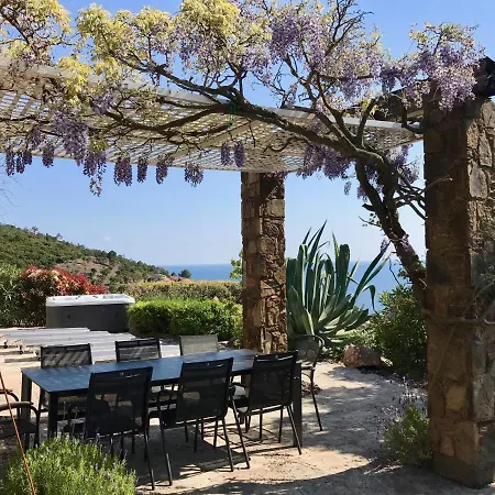 Hébergement de vacances Magnifique Maison Bord De Mer *